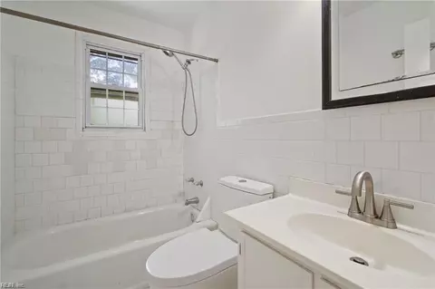 Bath - 511 Toddsbury Ct, Hampton, VA 23663 photo 1 of 1