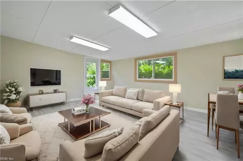 Living - 511 Toddsbury Ct, Hampton, VA 23663 photo 7 of 7