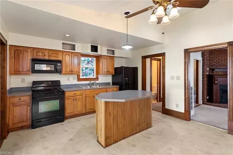 Kitchen - 313 Washington St, Hampton, VA 23669 photo 2 of 2