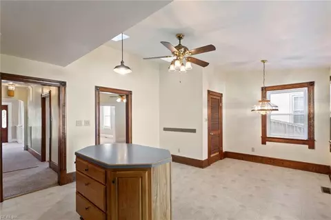 Entry Way - 313 Washington St, Hampton, VA 23669 photo 4 of 6