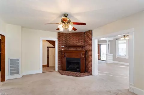 Living - 313 Washington St, Hampton, VA 23669 photo 2 of 2