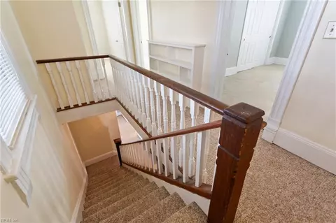 Entry Way - 313 Washington St, Hampton, VA 23669 photo 5 of 6