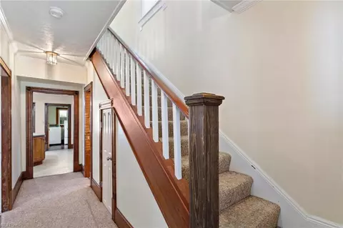 Entry Way - 313 Washington St, Hampton, VA 23669 photo 2 of 6