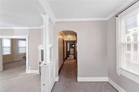 Entry Way - 313 Washington St, Hampton, VA 23669 photo 3 of 6
