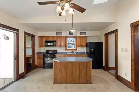 Kitchen - 313 Washington St, Hampton, VA 23669 photo 1 of 2
