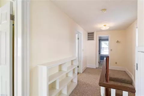 Entry Way - 313 Washington St, Hampton, VA 23669 photo 6 of 6