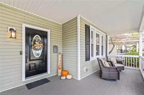 Exterior - 125 E Lorengo Ave, Norfolk, VA 23503 photo 5 of 14