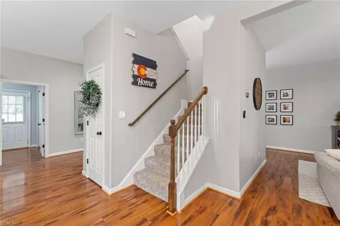 Entry Way - 125 E Lorengo Ave, Norfolk, VA 23503 photo 1 of 10