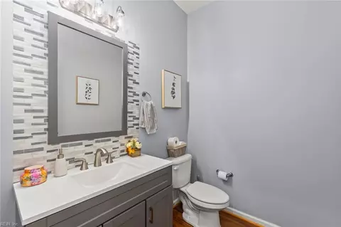 Bath - 125 E Lorengo Ave, Norfolk, VA 23503 photo 4 of 4