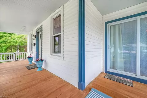 Exterior - 72 Algonquin Rd, Hampton, VA 23661 photo 3 of 14