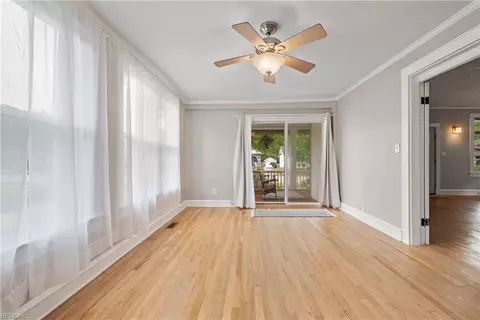Living - 72 Algonquin Rd, Hampton, VA 23661 photo 3 of 3