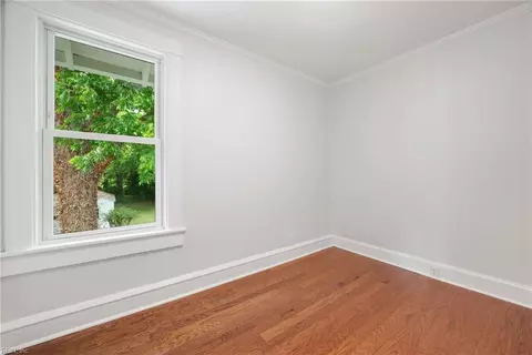 Bedroom - 72 Algonquin Rd, Hampton, VA 23661 photo 5 of 7
