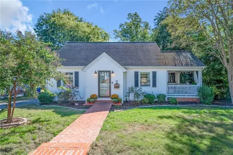 139 Sykes Ct, Smithfield, VA 23430