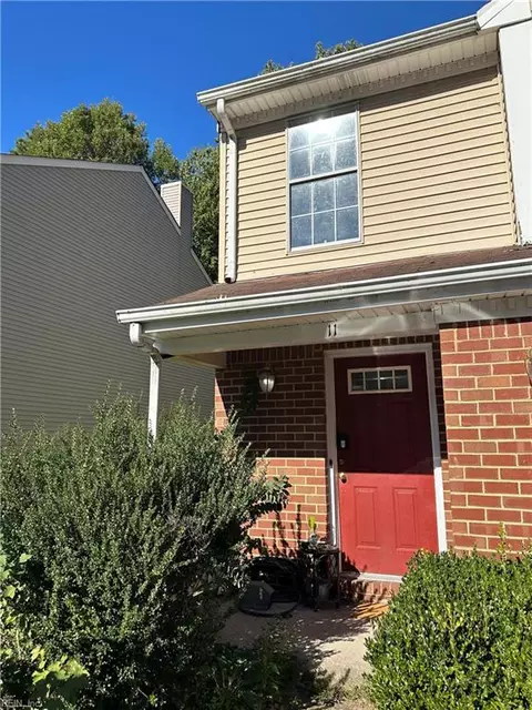 11 Evergreen Pl, Hampton, VA 23666