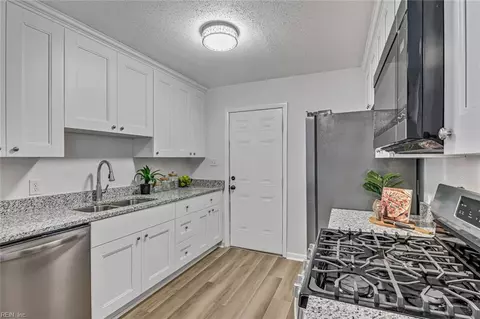 Kitchen - 633 Hemlock Ave, Hampton, VA 23661 photo 1 of 2