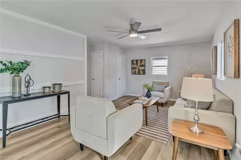 Living - 633 Hemlock Ave, Hampton, VA 23661 photo 1 of 3