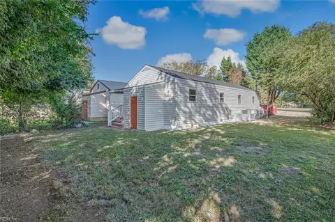 Exterior - 633 Hemlock Ave, Hampton, VA 23661 photo 2 of 2