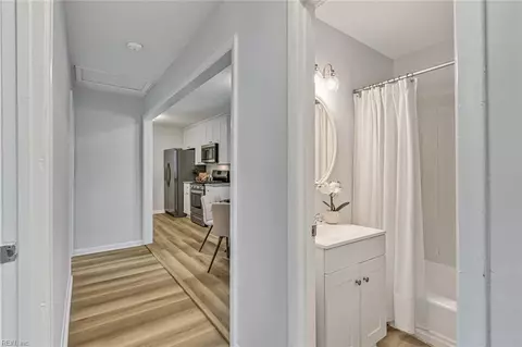 Entry Way - 633 Hemlock Ave, Hampton, VA 23661 photo 1 of 4