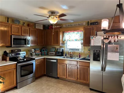 Kitchen - 111 Eagle Point Cres, Suffolk, VA 23434 photo 1 of 2
