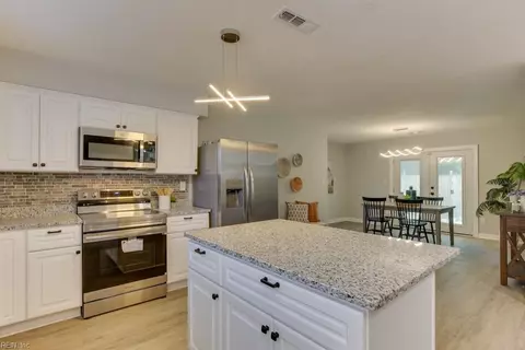 5476 Rutledge Rd, Virginia Beach, VA 23464