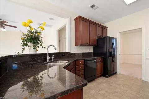 1 Dillingham Ct, Hampton, VA 23669 photo 17