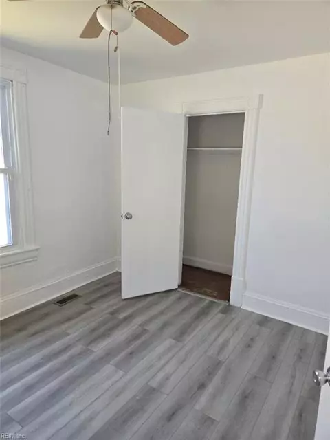407 W Pembroke Ave, Hampton, VA 23669 photo 8