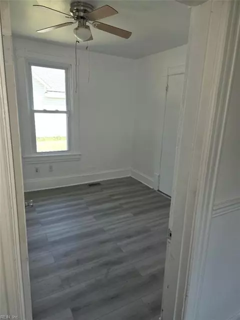 407 W Pembroke Ave, Hampton, VA 23669 photo 7