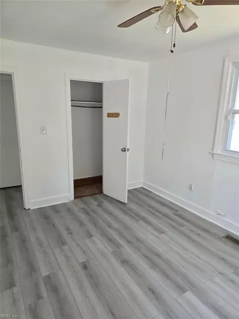 407 W Pembroke Ave, Hampton, VA 23669 photo 6