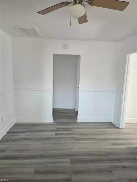 407 W Pembroke Ave, Hampton, VA 23669 photo 4