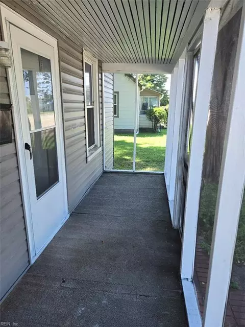 407 W Pembroke Ave, Hampton, VA 23669 photo 9