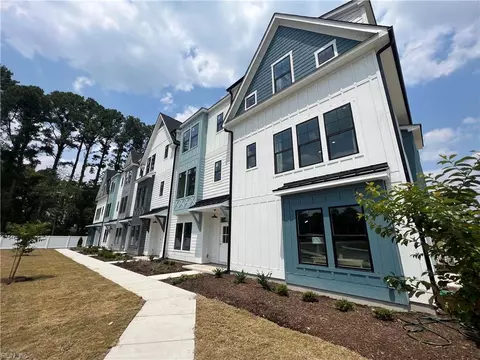 906 Douglas Eley Ln, Chesapeake, VA 23322