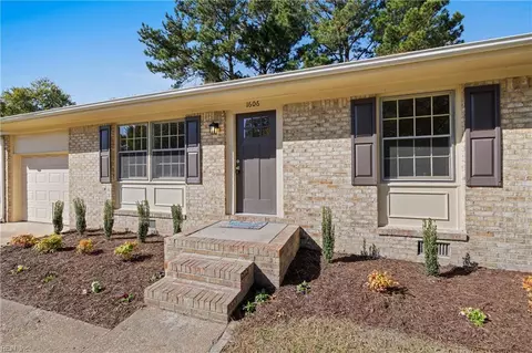 1606 Elmhurst Ln, Portsmouth, VA 23701