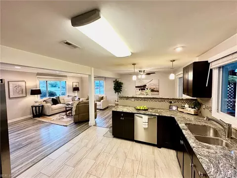 320 Cynthia Dr, Hampton, VA 23666 photo 8