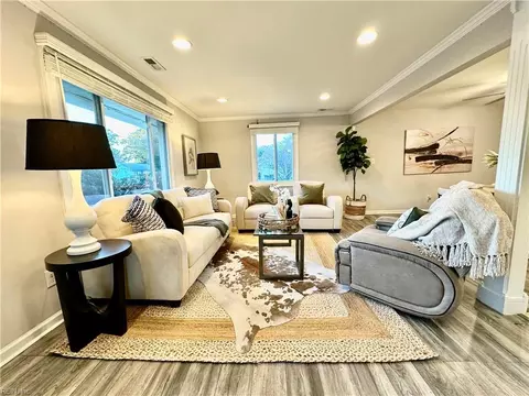 320 Cynthia Dr, Hampton, VA 23666 photo 5