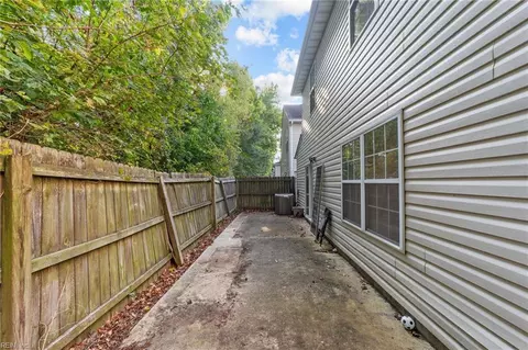 Exterior - 4124 River Breeze Cir, Chesapeake, VA 23321 photo 7 of 8