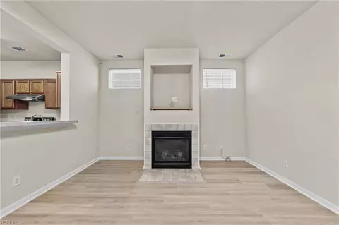 Living - 4124 River Breeze Cir, Chesapeake, VA 23321 photo 2 of 7