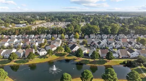 View/Area - 4124 River Breeze Cir, Chesapeake, VA 23321 photo 8 of 8