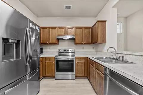 Kitchen - 4124 River Breeze Cir, Chesapeake, VA 23321 photo 4 of 5