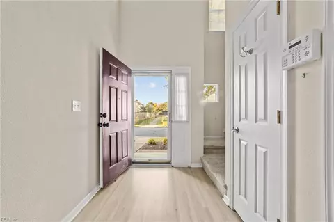 Entry Way - 4124 River Breeze Cir, Chesapeake, VA 23321 photo 2 of 3