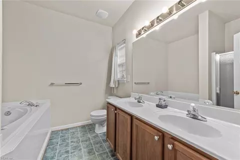 Bath - 4124 River Breeze Cir, Chesapeake, VA 23321 photo 1 of 4