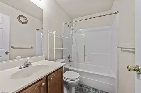Bath - 4124 River Breeze Cir, Chesapeake, VA 23321 photo 4 of 4