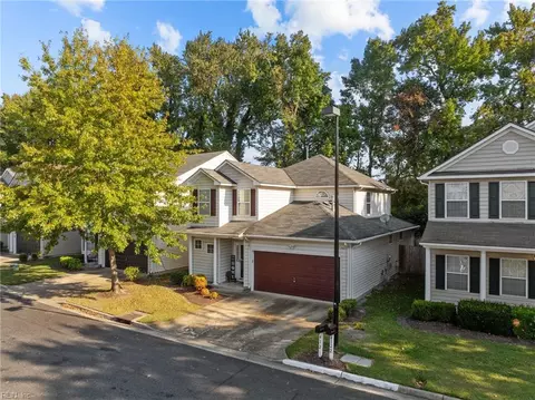 View/Area - 4124 River Breeze Cir, Chesapeake, VA 23321 photo 1 of 8