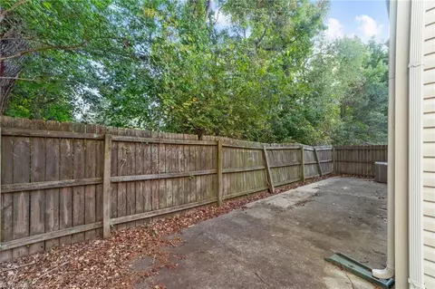 Exterior - 4124 River Breeze Cir, Chesapeake, VA 23321 photo 6 of 8