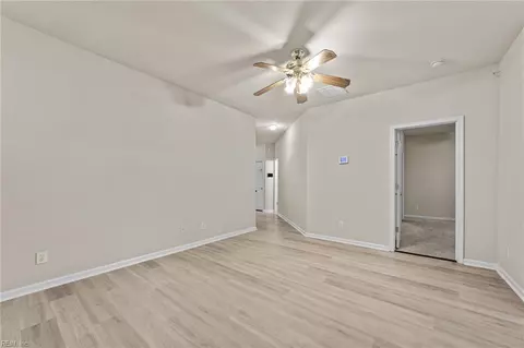 Living - 4124 River Breeze Cir, Chesapeake, VA 23321 photo 4 of 7
