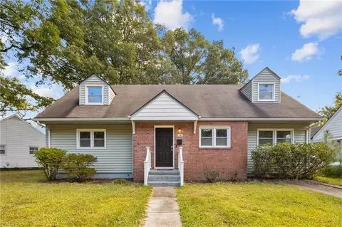8240 Briarwood Cir, Norfolk, VA 23518