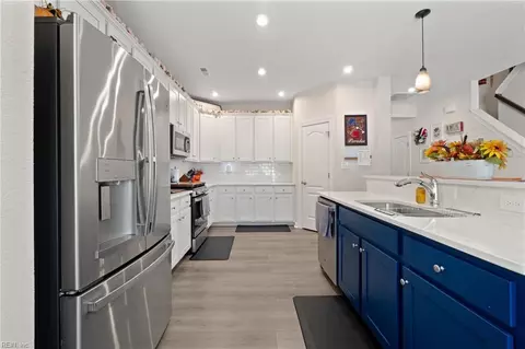 Kitchen - 12 E Berkley Dr, Hampton, VA 23663 photo 2 of 4