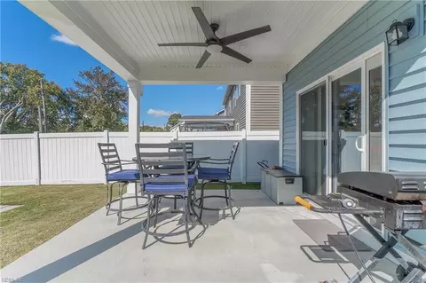Exterior - 12 E Berkley Dr, Hampton, VA 23663 photo 3 of 4