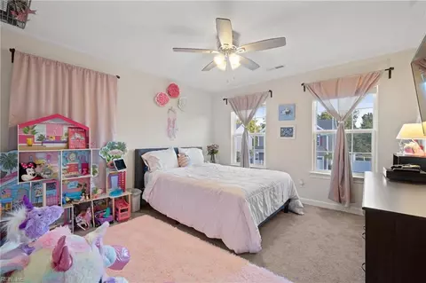Bedroom - 12 E Berkley Dr, Hampton, VA 23663 photo 4 of 4