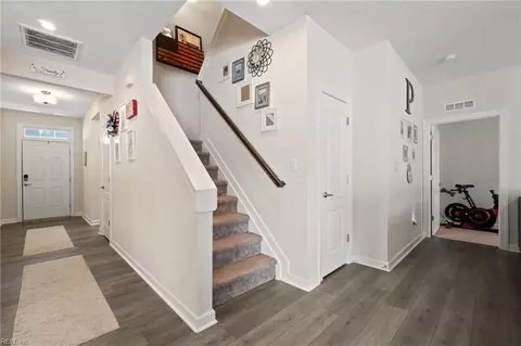 Entry Way - 12 E Berkley Dr, Hampton, VA 23663 photo 6 of 11
