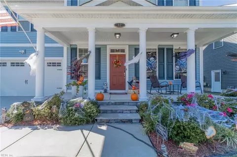 Exterior - 12 E Berkley Dr, Hampton, VA 23663 photo 2 of 4